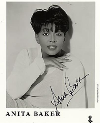 Anita Baker Signed Photograph photograph UK ABAPHSI258519