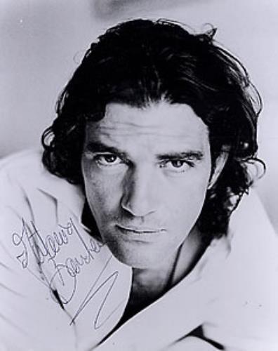 Antonio Banderas Autographed Portrait Photograph photograph UK ATBPHAU259609
