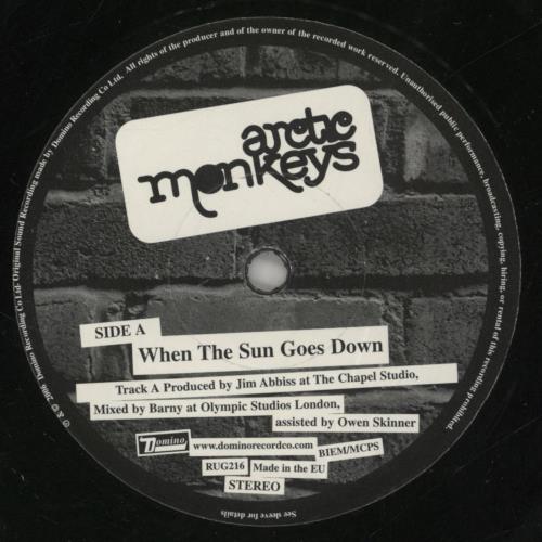 Arctic Monkeys When The Sun Goes Down - stickered 7" vinyl single (7 inch record / 45) UK MEO07WH858734