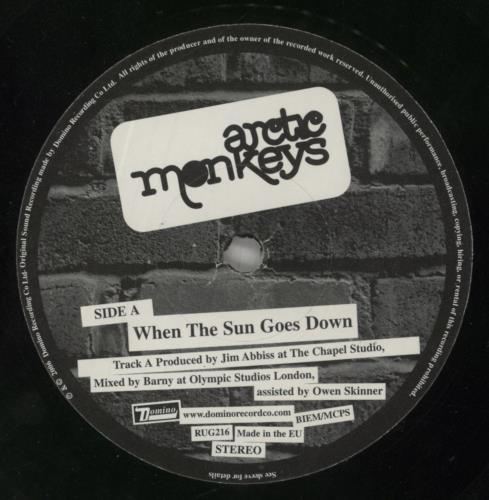 Arctic Monkeys When The Sun Goes Down 7" vinyl single (7 inch record / 45) UK MEO07WH344947
