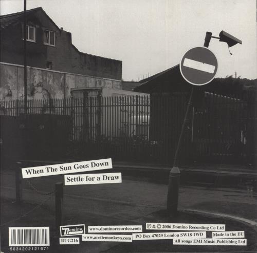 Arctic Monkeys When The Sun Goes Down 7" vinyl single (7 inch record / 45) UK MEO07WH344947