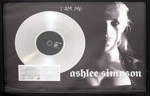 Ashlee Simpson I Am Me award disc US AHEAWIA558287