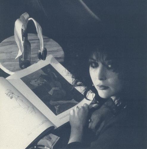 Biff Bang Pow! Love's Going Out Of Fashion 7" vinyl single (7 inch record / 45) UK BBP07LO293604