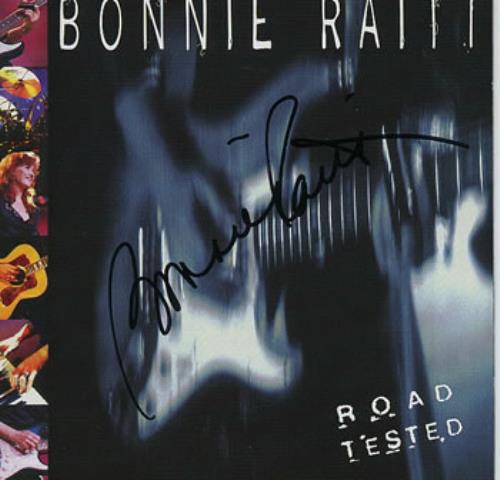 Bonnie Raitt Road Tested - AUTOGRAPHED 2 CD album set (Double CD) US BRT2CRO357842