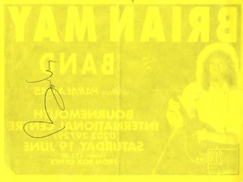 Brian May Autographed Concert Flyer memorabilia UK MAYMMAU577853