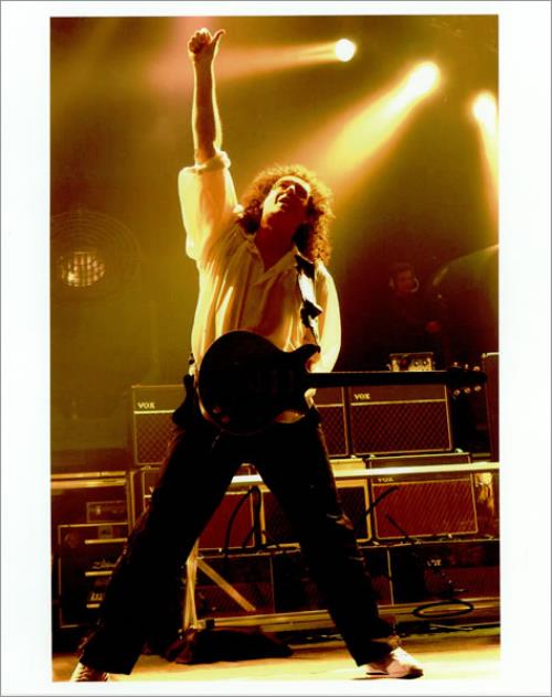 Brian May Autographed Photo photograph UK MAYPHAU455617