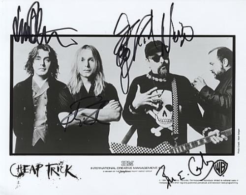 Cheap Trick Signed Photograph photograph US CHPPHSI336018