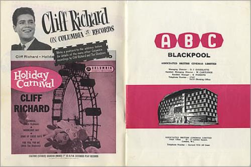 Cliff Richard Holiday Carnival tour programme UK RICTRHO404675