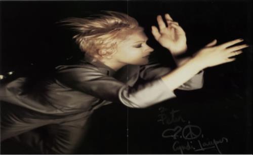 Cyndi Lauper Sisters Of Avalon - Autographed tour programme Japanese LAUTRSI610621