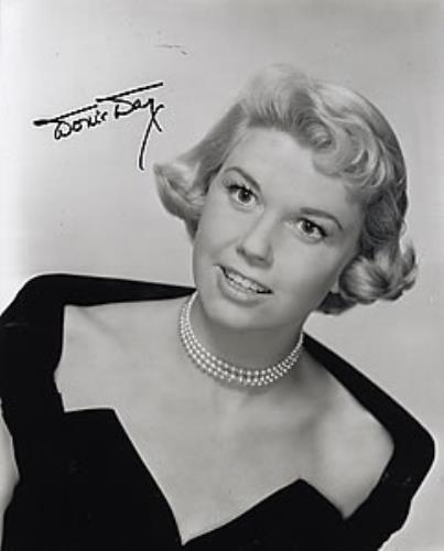 Doris Day Autographed Publicity Photo photograph UK DRDPHAU259362