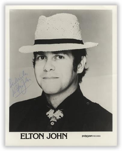 Elton John Signed Photograph photograph UK JOHPHSI392055