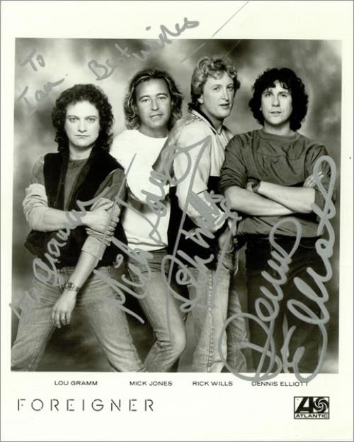Foreigner Signed Photograph photograph US FORPHSI485322