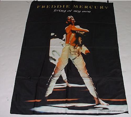Freddie Mercury Banner & Flags Set memorabilia UK MERMMBA250163