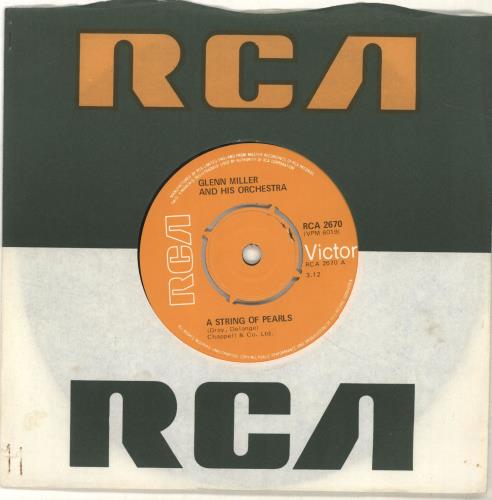 Glenn Miller A String Of Pearls 7" vinyl single (7 inch record / 45) UK GME07AS689167