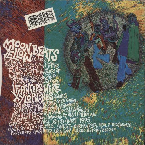 Gorky's Zygotic Mynci Moon Beats Yellow 7" vinyl single (7 inch record / 45) UK GZM07MO356404