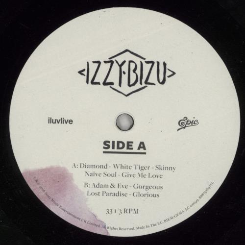 Izzy Bizu A Moment of Madness - Shrink 2-LP vinyl record set (Double LP Album) UK 9132LAM869367