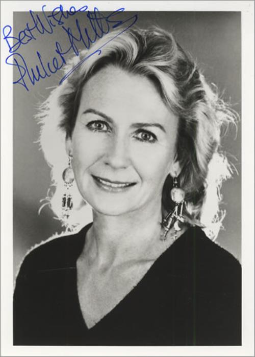 Juliet Mills Autographed Publicity Photograph photograph UK JLMPHAU415094