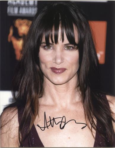 Juliette Lewis Signed Photograph photograph UK JWSPHSI717692
