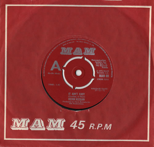 Kevin Keegan It Ain't Easy 7" vinyl single (7 inch record / 45) UK KKE07IT480017