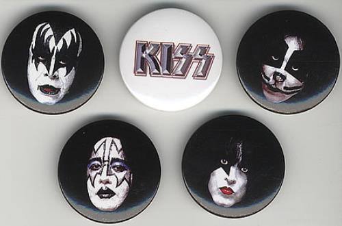 Kiss Set Of Five Badges badge UK KISBGSE381520