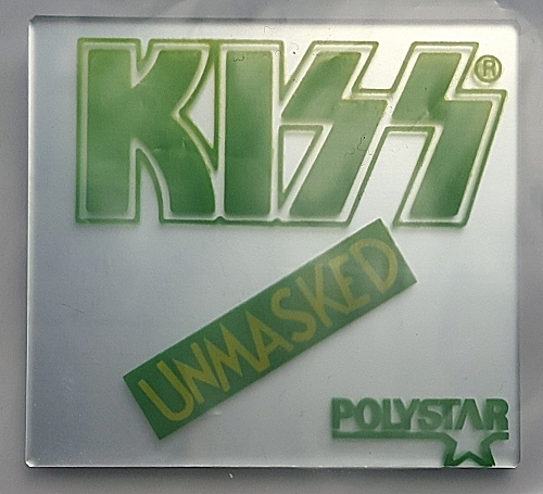 Kiss Unmasked badge Japanese KISBGUN631098