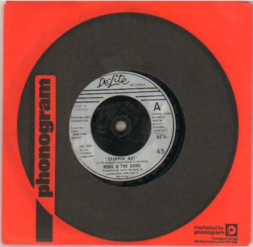 Kool & The Gang Steppin' Out 7" vinyl single (7 inch record / 45) UK KOO07ST246276