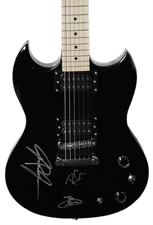 Led Zeppelin Black California Guitar - Autographed guitar US ZEPGTBL488388