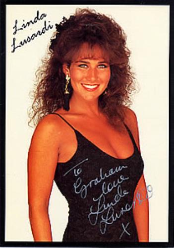 Linda Lusardi Autographed Colour Photograph photograph UK LLUPHAU259641