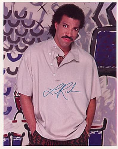 Lionel Richie Autographed Publicity Photograph photograph UK LNRPHAU260071