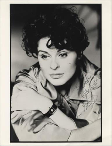 Lisa Stansfield Autographed Publicity Photo photograph UK STAPHAU389967