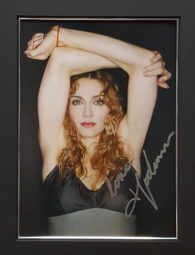 Madonna Autographed Magazine Page memorabilia UK MADMMAU330199