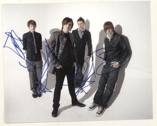 McFly Fully Autographed Photograph photograph UK MAJPHFU733435