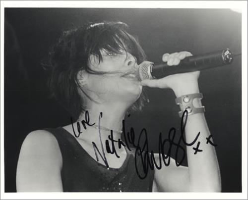 Natalie Imbruglia Autographed Publicity Photograph memorabilia UK NTLMMAU365272