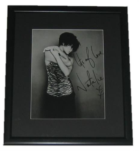 Natalie Imbruglia Framed Autographed Publicity Photograph memorabilia UK NTLMMFR365346