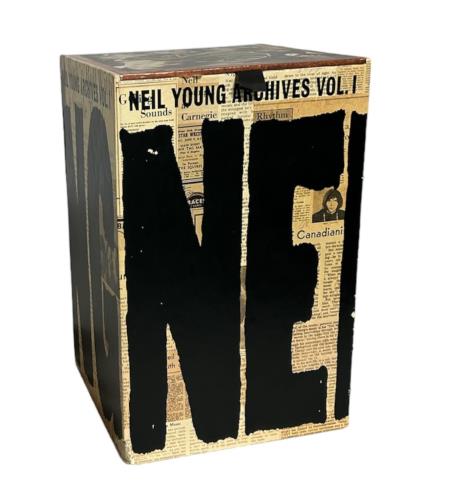 Neil Young Archives Vol.1 1963-1972 box set US YOUBXAR813305