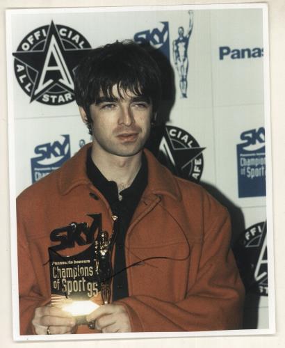 Noel Gallagher Autographed Photograph photograph UK NGLPHAU734384