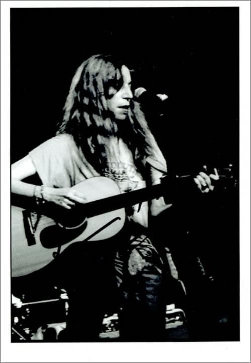 Patti Smith Autographed Photoprint photograph UK PTIPHAU455607