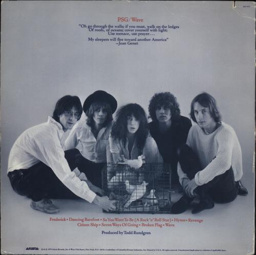 Patti Smith Wave - Autographed vinyl LP album (LP record) US PTILPWA767312