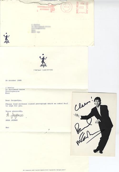 Paul McCartney and Wings Autographed Postcard memorabilia UK MCCMMAU319966