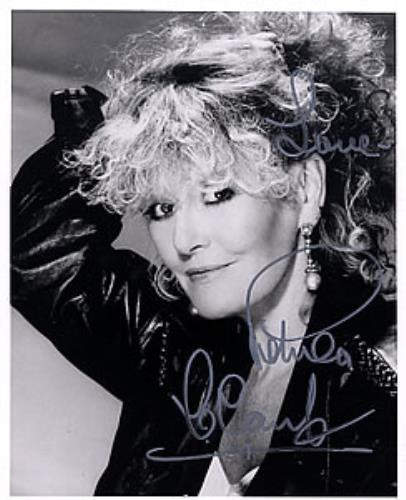 Petula Clark Autographed Portrait Photograph photograph UK PTCPHAU259696
