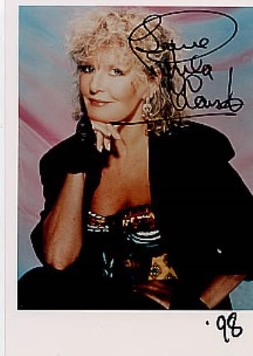 Petula Clark Autographed Publicity Photograph photograph UK PTCPHAU259997