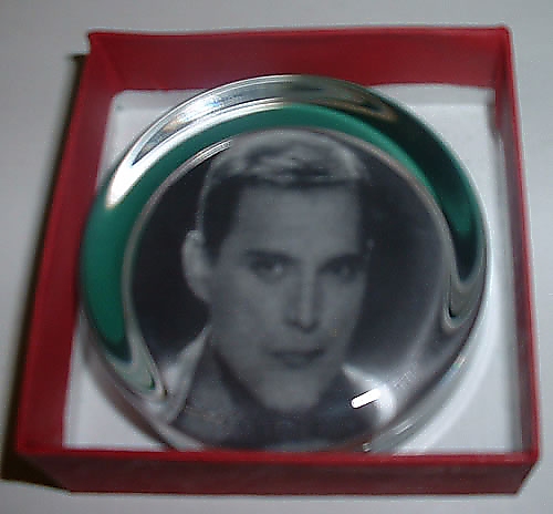 Queen Paperweight memorabilia UK QUEMMPA328089
