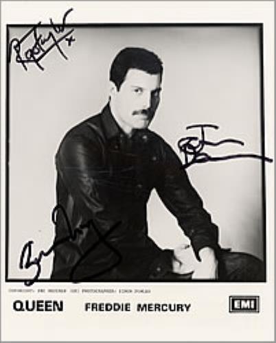 Queen Publicity Photograph photograph UK QUEPHPU224094