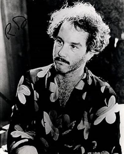 Richard Dreyfuss Autographed Publicity Photograph photograph UK RD3PHAU268898