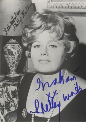 Shelley Winters Signed Picture photograph UK SW7PHSI429627