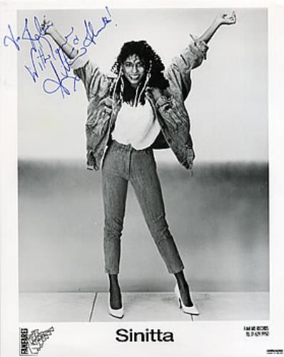 Sinitta Autographed Photo photograph UK SITPHAU308949