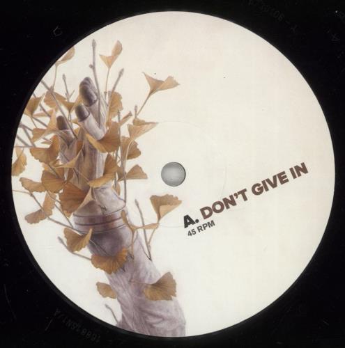 Snow Patrol Don't Give In 10" vinyl single (10 inch record) UK OWP10DO886483