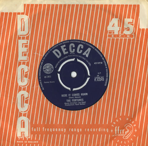 The Fortunes Here It Comes Again 7" vinyl single (7 inch record / 45) UK FTU07HE62006
