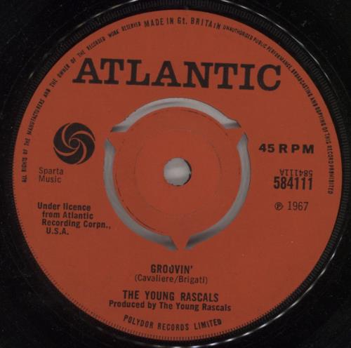 The Young Rascals Groovin' 7" vinyl single (7 inch record / 45) UK YRC07GR699221