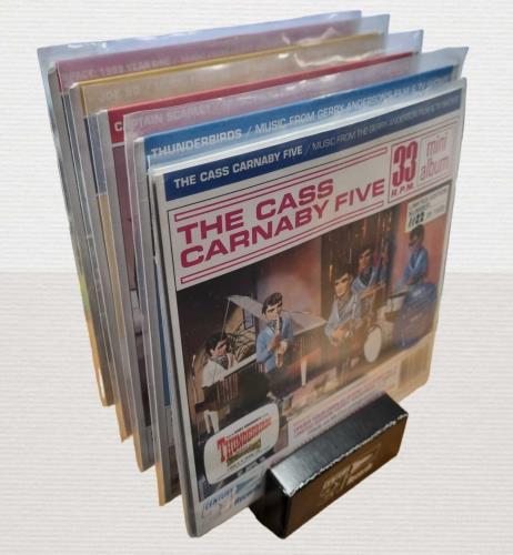 Thunderbirds Thunderbirds / Joe 90 / Captain Scarlet / Space: 1999 / The Cass Carnaby Five 7" vinyl single (7 inch record / 45) UK UDB07TH798256